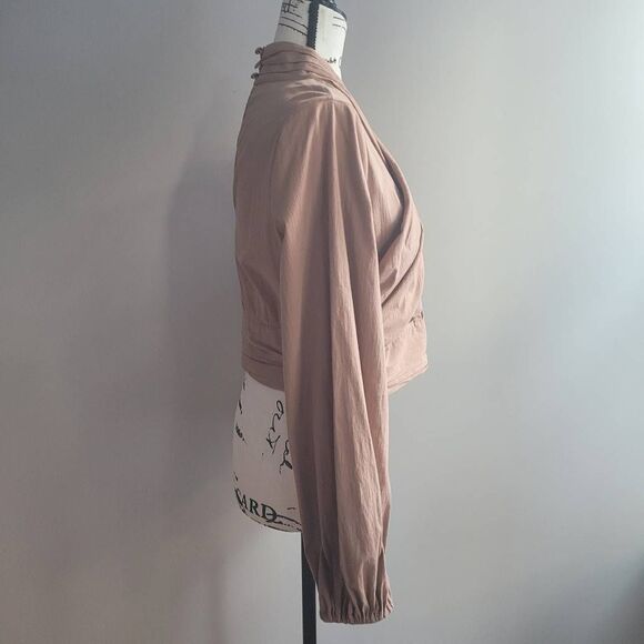 Future Collective Reese Blutstein medium blouse beige structured wrap top - Picture 4 of 13